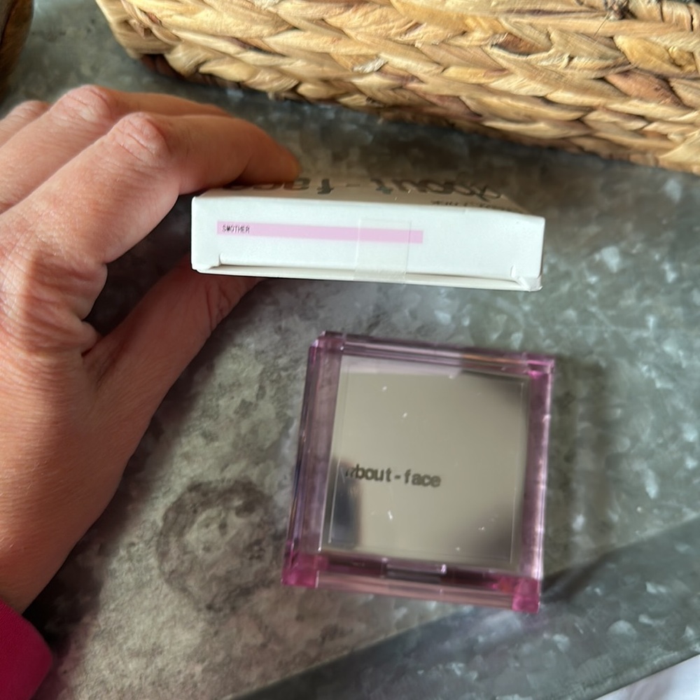 BNIB About Face Powder - Picture 6 of 6